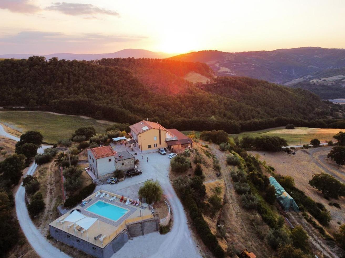 Valfabbrica Agriturismo La Terrazza מראה חיצוני תמונה